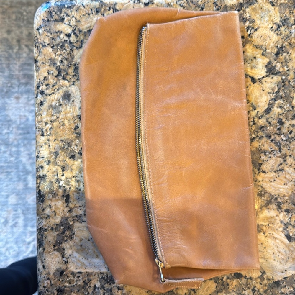 Nisolo Clutch